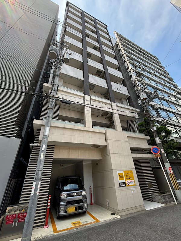 オリエンタル靭本町の外観