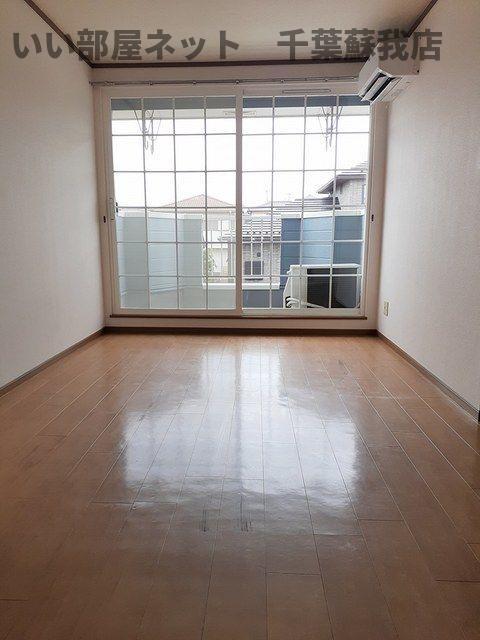 デュオハイツの居間・リビング|こちらの居間で趣味の時間をお楽しみください
