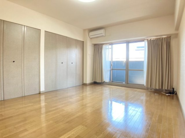 レジデンスナンワの居間・リビング