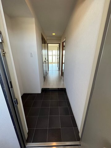アルトピノ姫島の玄関|収納もある玄関です