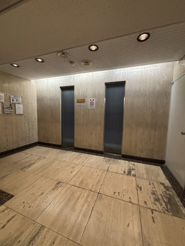 難波リーガルハウスのロビー
