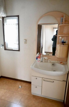 姫路市城見台２丁目の中古一戸建の独立洗面台