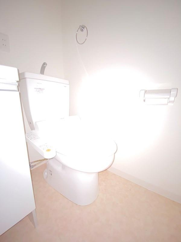 Giulia須磨浦Ⅱのトイレ|ゆったりとした空間のトイレです