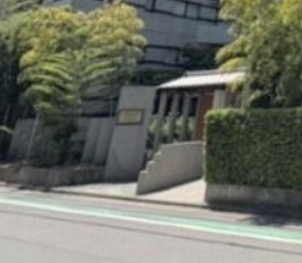 ガーデンコート碌山のエントランス