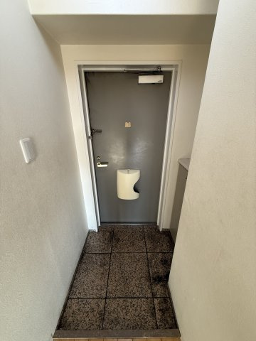 ジオナ塚本の玄関