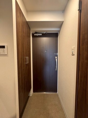 フォーリアライズ難波シエロの玄関