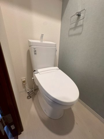 フォーリアライズ難波シエロのトイレ