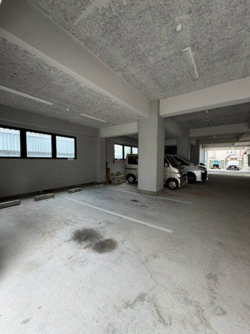 ポコアポコ芦屋の駐車場