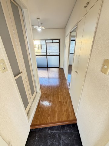 HASEGAWA　BLDGの玄関