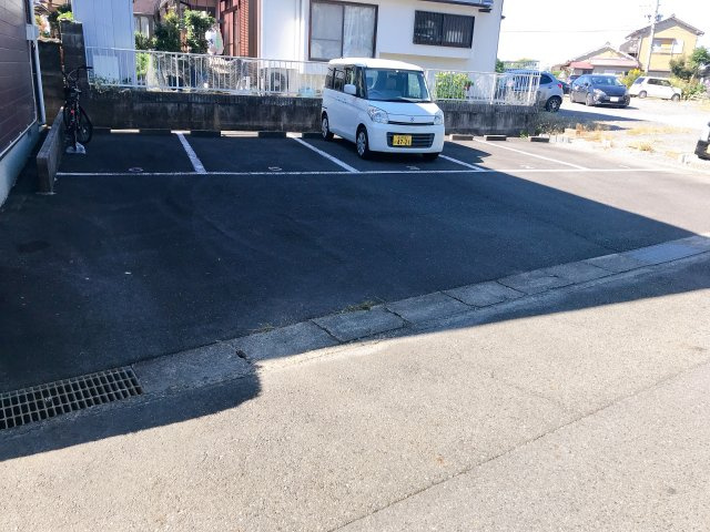 アドバンスオーシャン103の駐車場