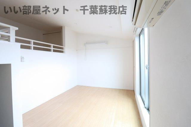 アンビエンテ千葉EAST館の内装|明るい色調の室内です