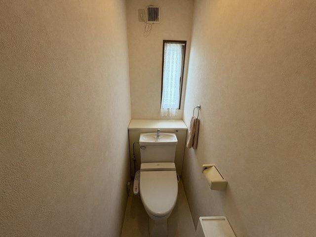 東松山市大字下唐子　中古戸建のトイレ|１階トイレ