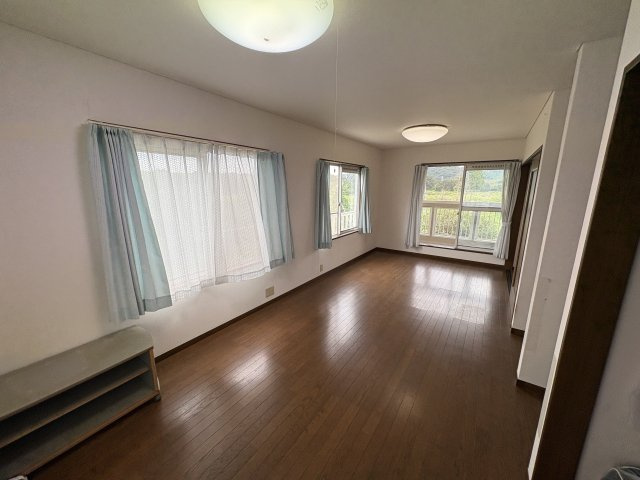 東松山市大字下唐子　中古戸建の洋室