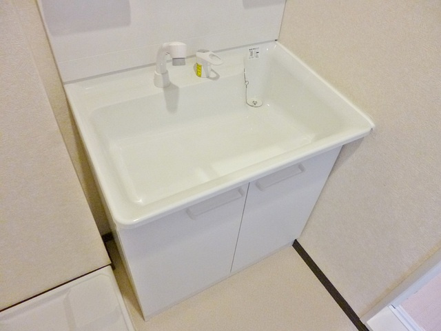 アドシール若柳Ⅱの洗面所|独立洗面台は嬉しいですね！