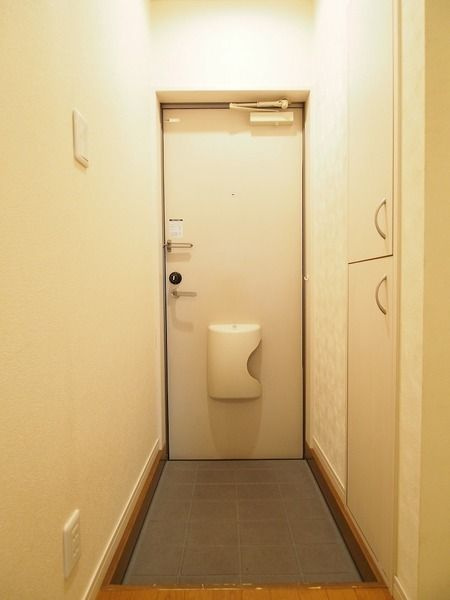 ソフィス南明の玄関