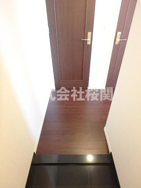 ロイヤルタワー横濱鶴見の玄関