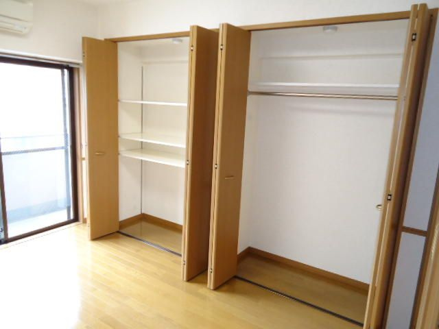 アビテ東川口の収納