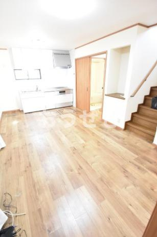 ＲＥＮＴ　ＨＯＵＳＥ　滝頭の居間・リビング