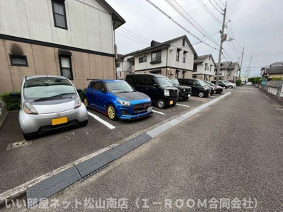 【駐車場】 | メゾン・ベルラルジュ　カトレア館