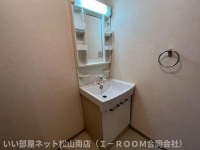 【洗面所】 | メゾン・ベルラルジュ　カトレア館