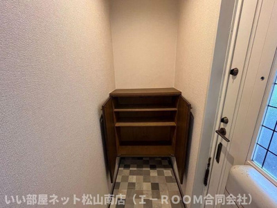 【玄関】 | メゾン・ベルラルジュ　カトレア館