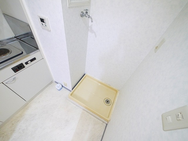 朝日プラザ・アーバネート奈良の設備|洗濯機置き場です。