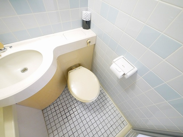 朝日プラザ・アーバネート奈良のトイレ|落ち着いた色調のトイレです