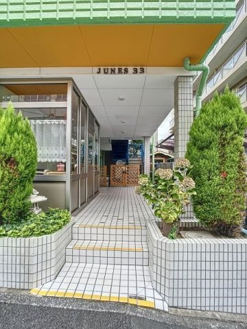 ジュネス３３Ｂのエントランス