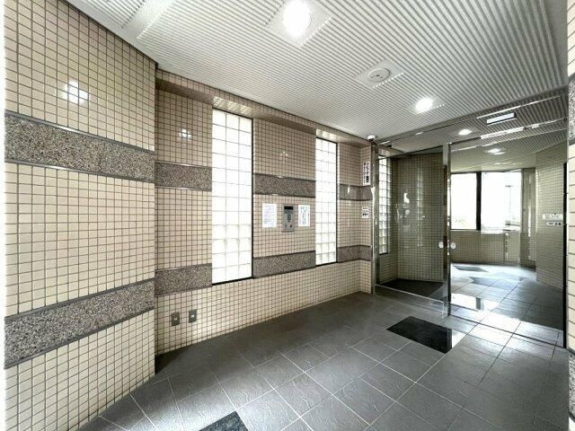 ブランシェ池袋のエントランス