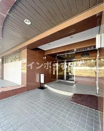 朝霞マンションのエントランス