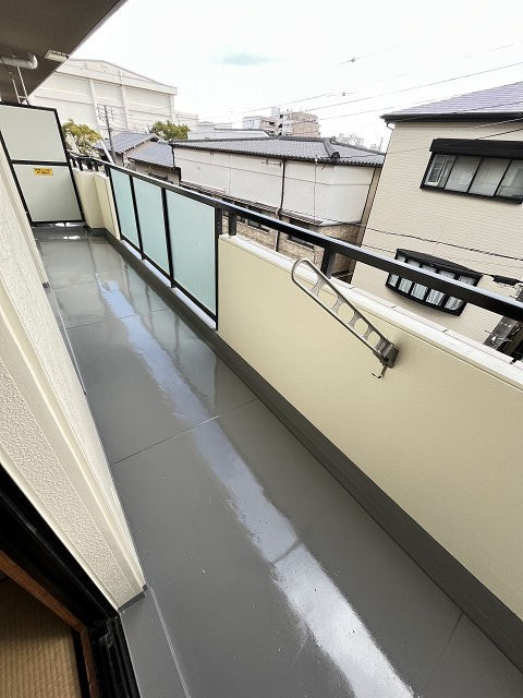 尼崎市三反田町２丁目の賃貸マンションのバルコニー