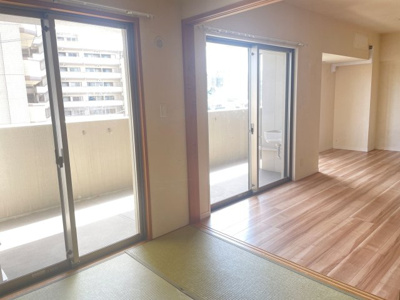 【その他】 | アソシア博多南シンフォニープレイス | LDKの横に和室が繋がっています。普段は扉を開けて１つの空間として広々とご利用いただけます。