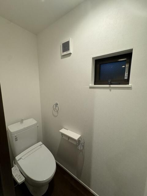 横浜市南区庚台のアパートのトイレ