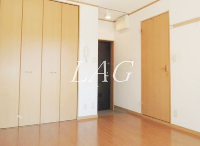 【居間・リビング】 | エスポアール代沢 | 洋室のお部屋です。
