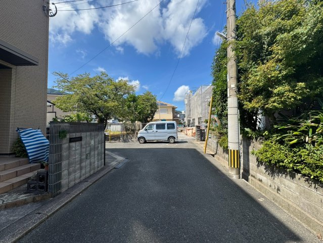 【前面道路含む現地写真】の画像