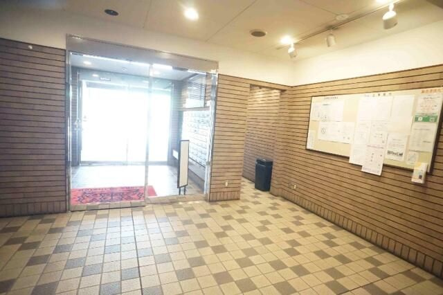 ライオンズステーションプラザ千歳烏山のエントランス