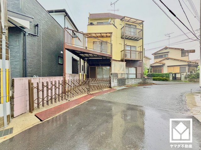 プライムスクエア荻野西の前面道路含む現地写真