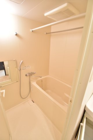 大阪市城東区関目５丁目の賃貸マンションの浴室