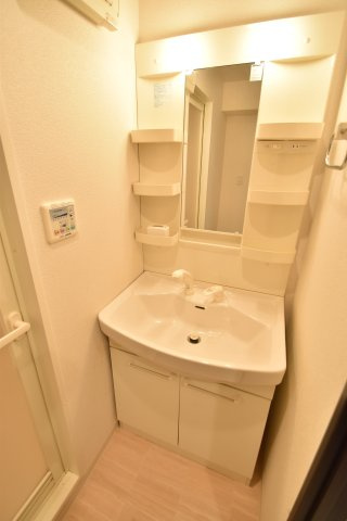 大阪市城東区関目５丁目の賃貸マンションの洗面所