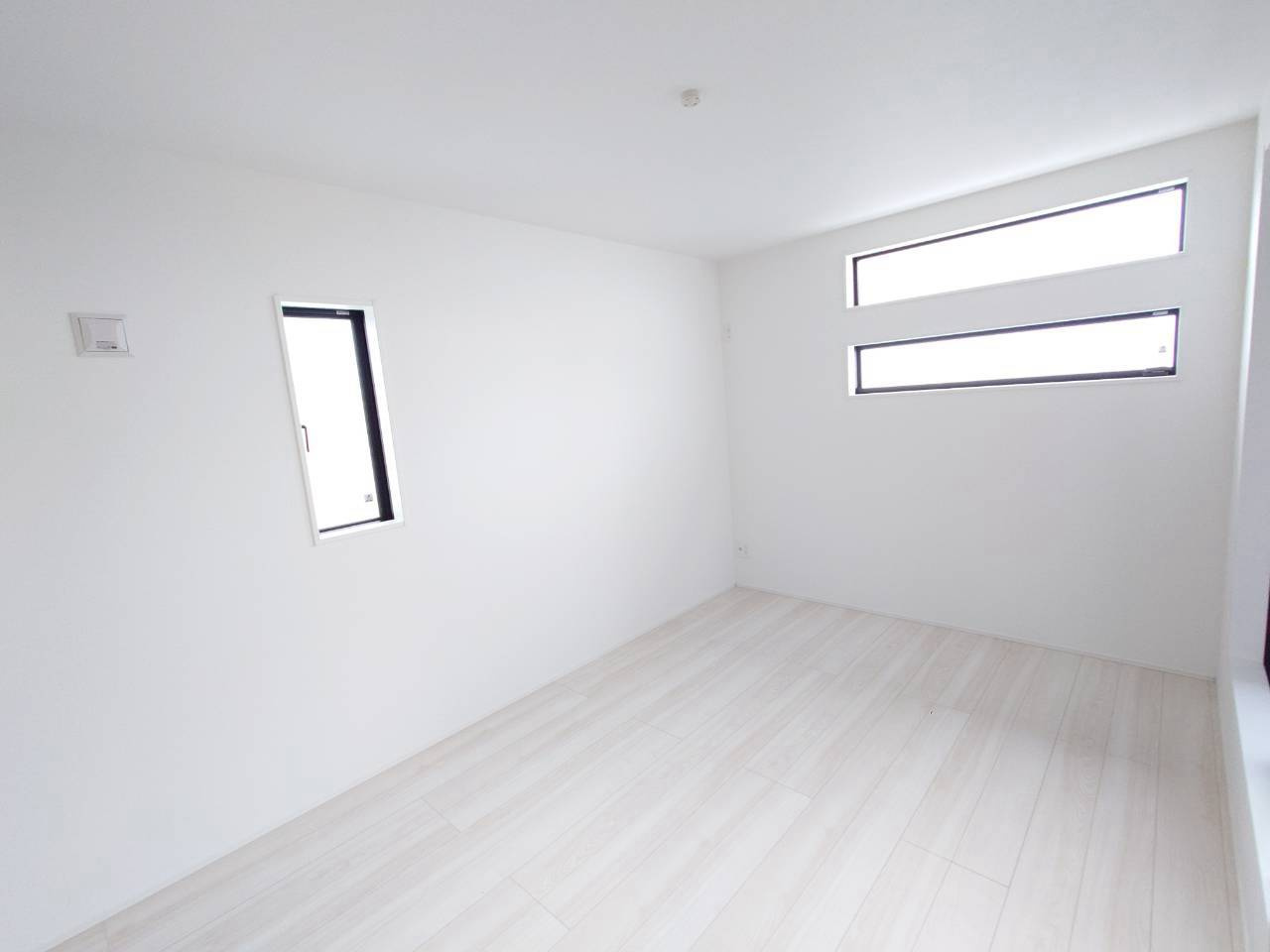 ★★糸満市西崎－1号棟の洋室|明るい洋室です