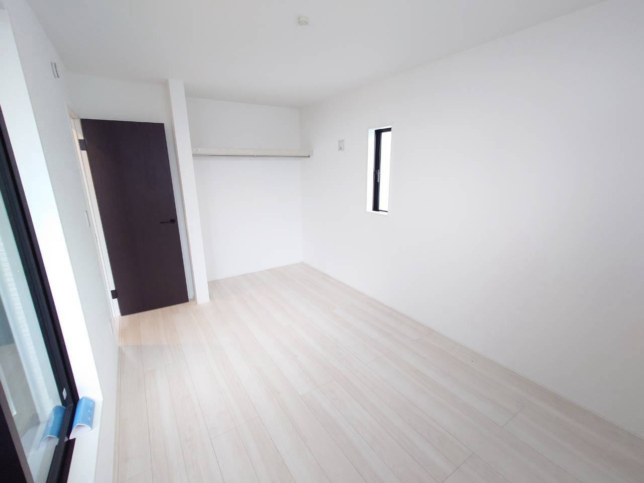 ★★糸満市西崎－1号棟の洋室|明るい洋室です