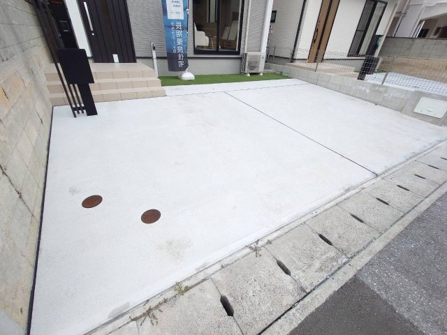 ★★糸満市西崎－1号棟の駐車場|駐車場があるので、車を買う予定の方も安心です