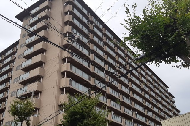 ユニハイム千里丘吹田清水の外観