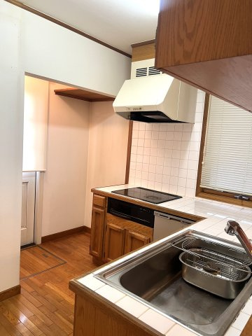 豊橋市岩屋町字岩屋下の中古一戸建のキッチン