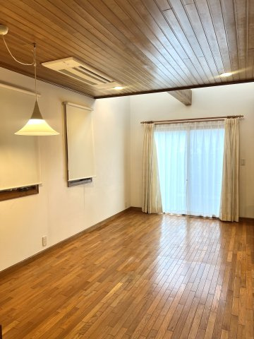 豊橋市岩屋町字岩屋下の中古一戸建の居間・リビング