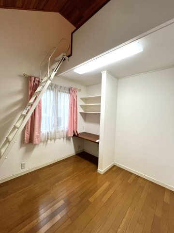 豊橋市岩屋町字岩屋下の中古一戸建の洋室