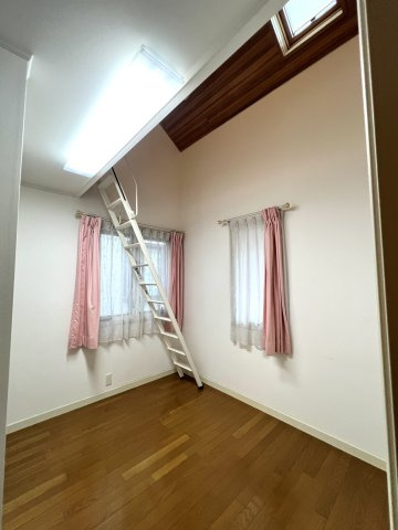豊橋市岩屋町字岩屋下の中古一戸建の洋室