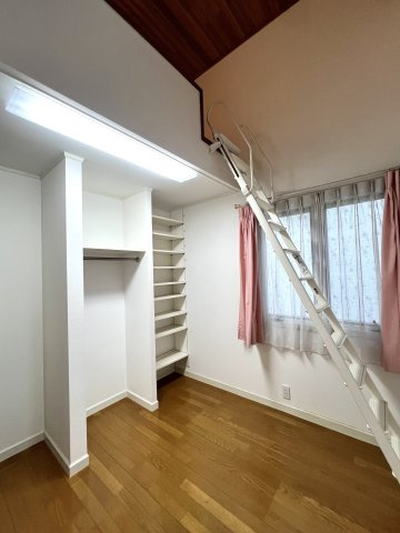 豊橋市岩屋町字岩屋下の中古一戸建の洋室