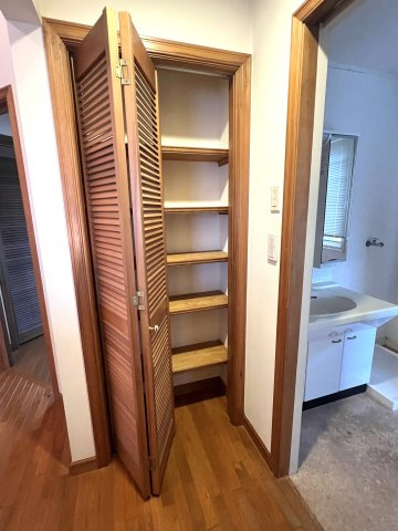 豊橋市岩屋町字岩屋下の中古一戸建の収納
