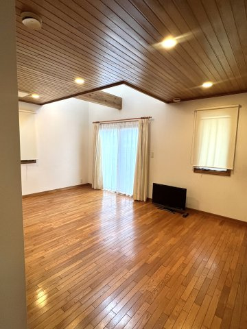 豊橋市岩屋町字岩屋下の中古一戸建の居間・リビング